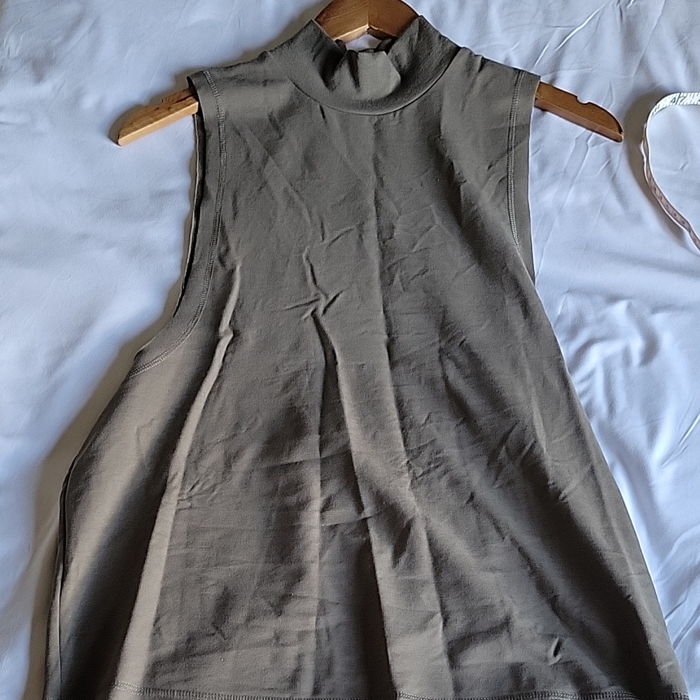 alo yoga tank top